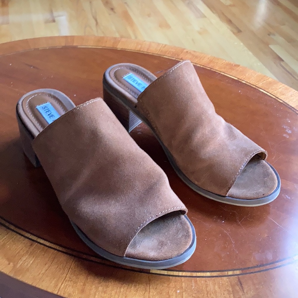 Steve Madden tan suede mules